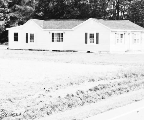 Single Family Residence in Stantonsburg NC 6247 Nc 58 Highway 32.jpg