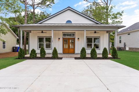 A home in Oak Island