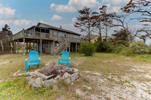 A home in Manns Harbor