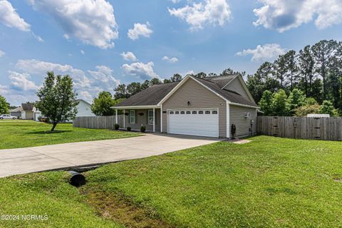 Single Family Residence in Beulaville NC 140 Christy Drive 3.jpg