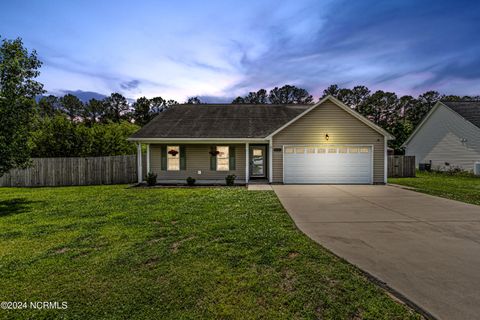 Single Family Residence in Beulaville NC 140 Christy Drive 2.jpg