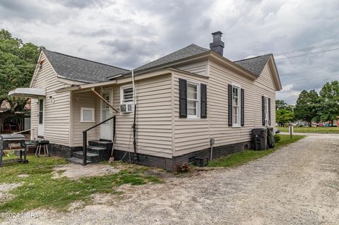 Quadruplex in Goldsboro NC 305 & 307 Leslie Street 41.jpg