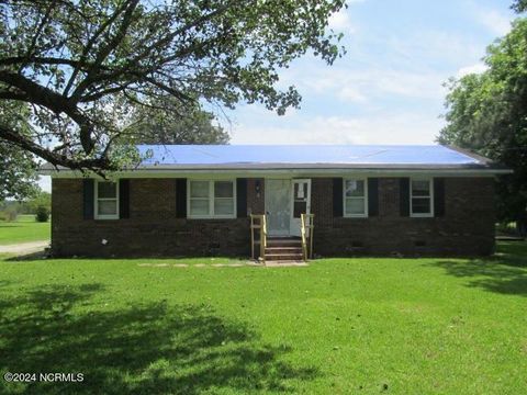 A home in Cove City