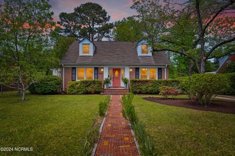 Single Family Residence in Wilmington NC 2707 Chestnut Street.jpg