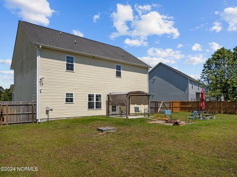 Single Family Residence in Hubert NC 527 Aberdineshire Court 39.jpg