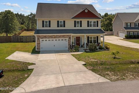 Single Family Residence in Hubert NC 527 Aberdineshire Court 2.jpg