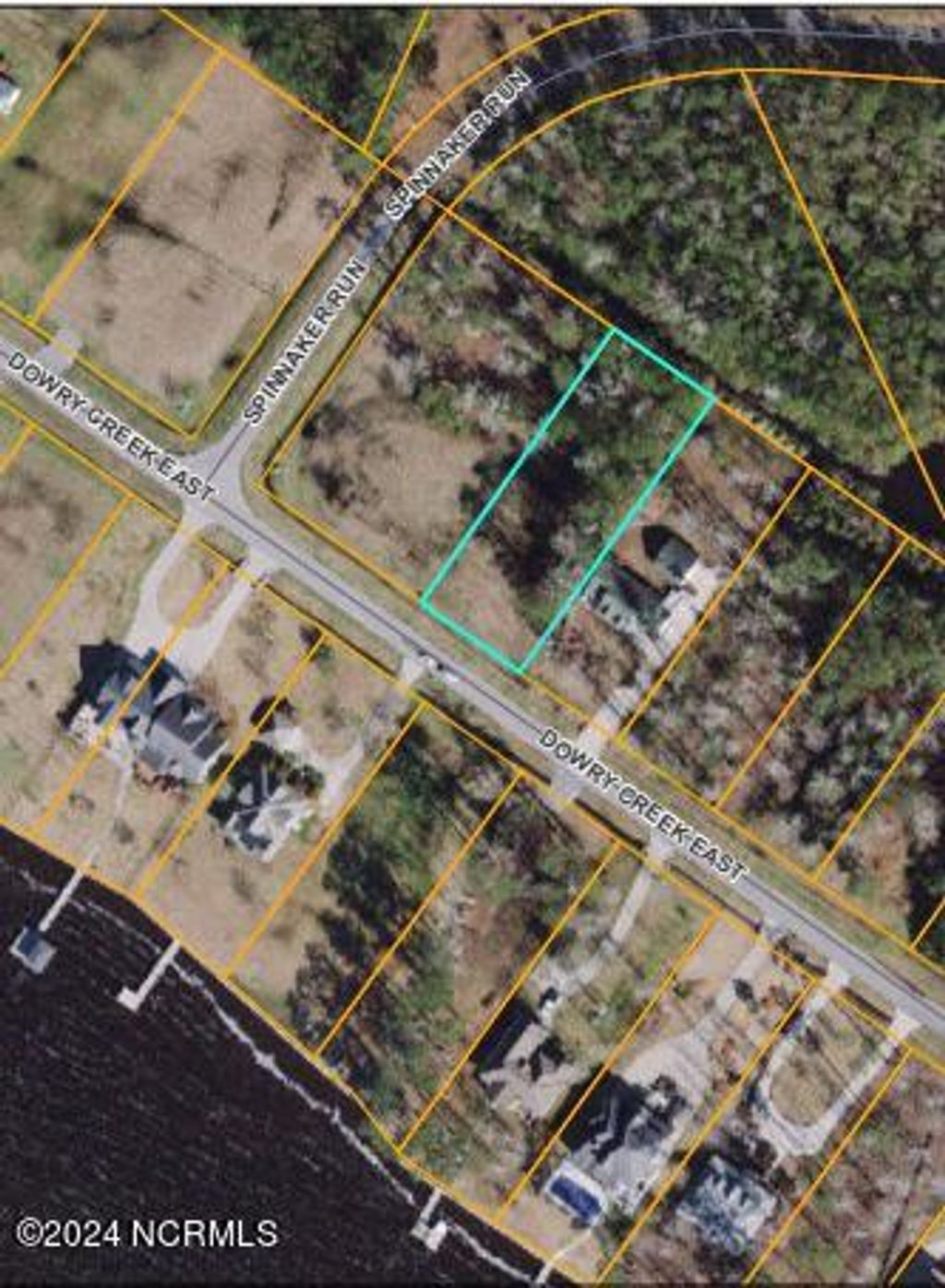 Photo of 203 E Dowry Creek, Belhaven, NC 27810 (MLS # 100423338)