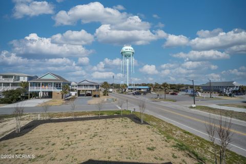 A home in Oak Island