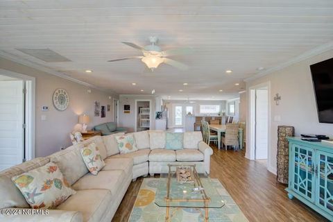 A home in North Topsail Beach