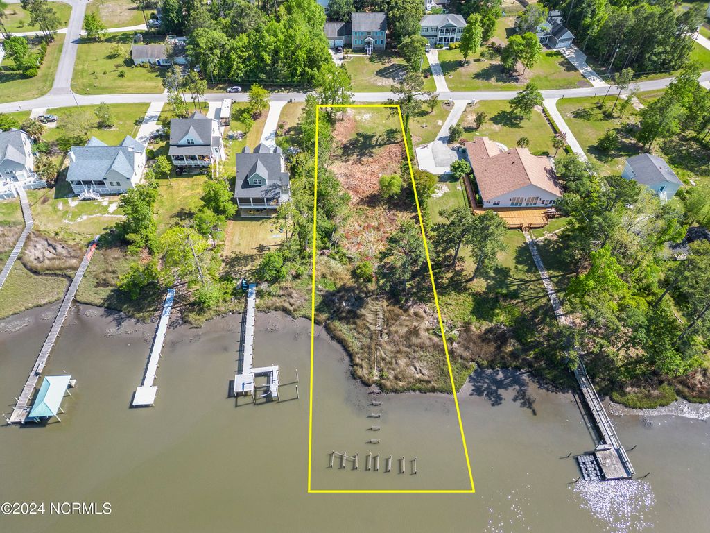 Photo of 353 Chadwick Shores Drive, Sneads Ferry, NC 28460 (MLS # 100443892)