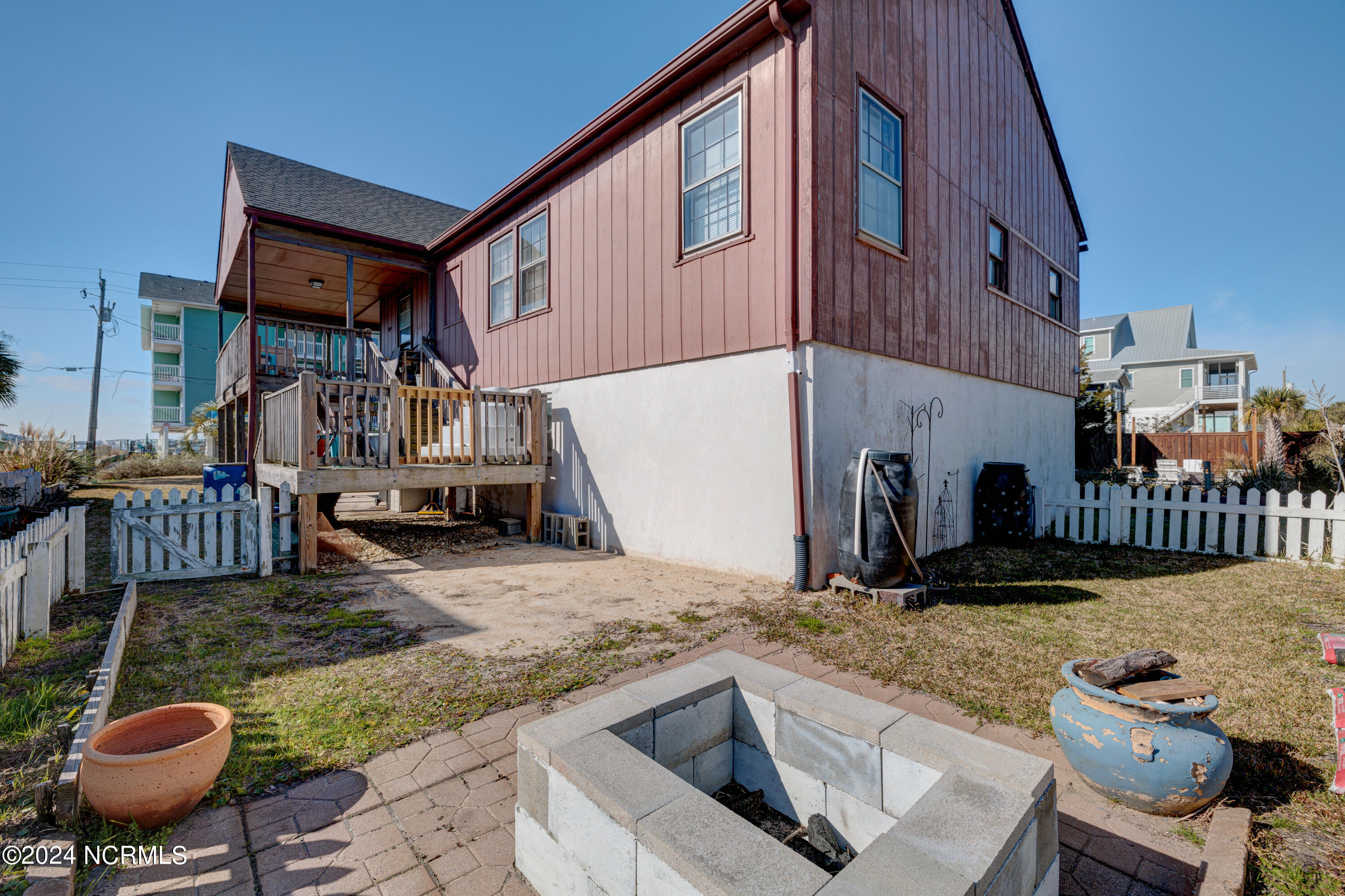 Carolina Beach, North Carolina 28428, United States, 3 Bedrooms Bedrooms, ,2 BathroomsBathrooms,Residential,Active,65129