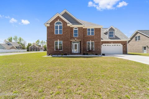 Single Family Residence in Jacksonville NC 401 King Richard Court.jpg