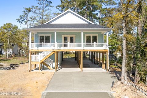 A home in Oak Island