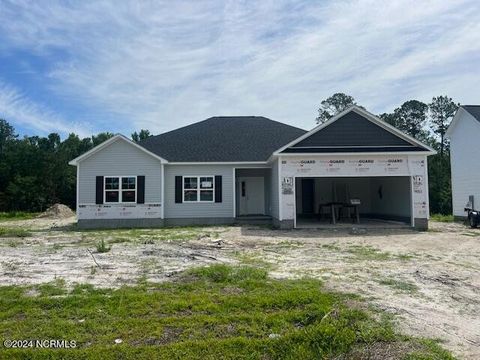 Single Family Residence in Hubert NC 606 Macy Place.jpg