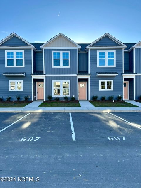 Townhouse in Hubert NC 607 Jacks Crossing Drive.jpg