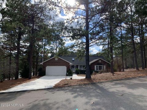 Single Family Residence in Southern Pines NC 115 Lost Tree Place.jpg
