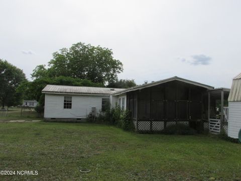 Manufactured Home in Pikeville NC 122 Falcon Drive 4.jpg