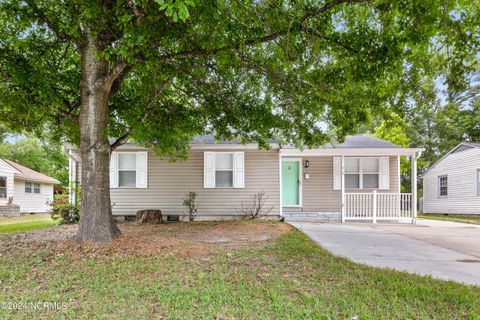 Single Family Residence in Jacksonville NC 518 Henderson Drive.jpg