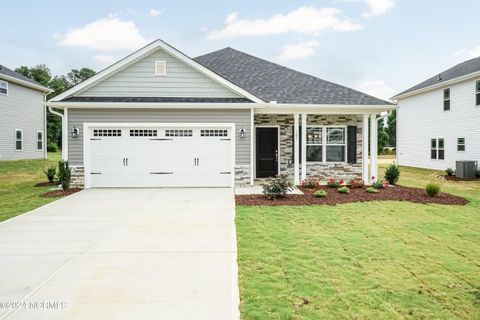 Single Family Residence in Richlands NC 739 Greenwich Place.jpg