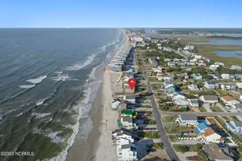 A home in North Topsail Beach