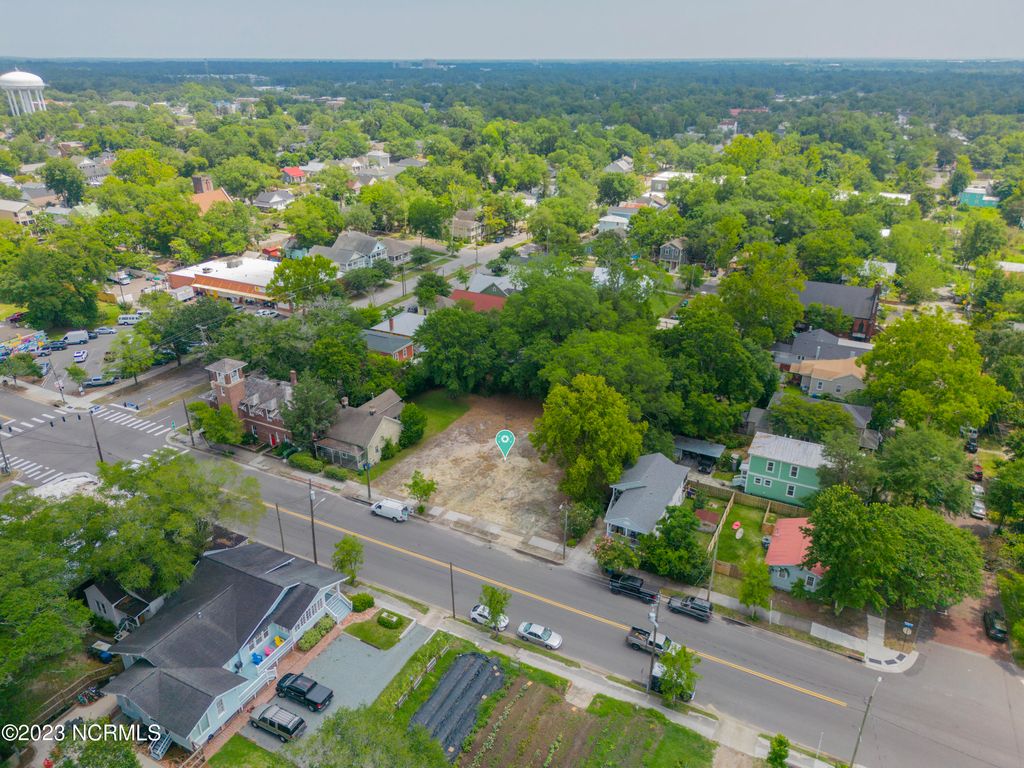 Photo of 412 Castle Street, Wilmington, NC 28401 (MLS # 100393433)