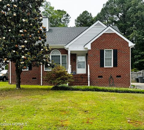 Single Family Residence in Rocky Mount NC 700 Pine Knoll Drive.jpg