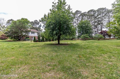 Single Family Residence in Goldsboro NC 108 & 106 Quail Croft Drive 46.jpg