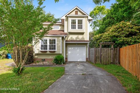 Single Family Residence in Wilmington NC 2004 Muirfield Court.jpg