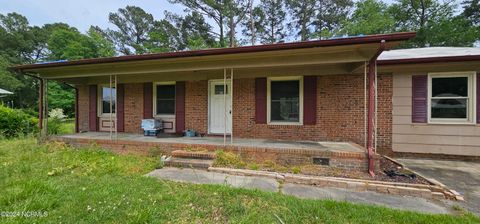 Single Family Residence in Jacksonville NC 2516 Country Club Road.jpg