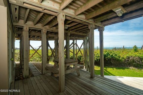 A home in Pine Knoll Shores