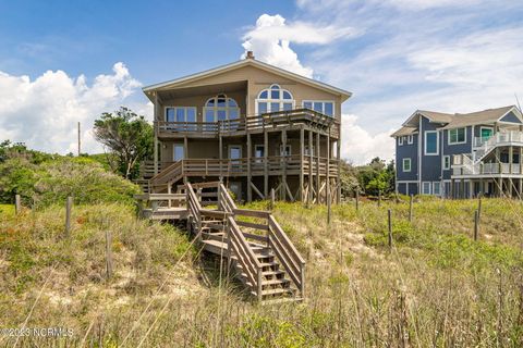 A home in Pine Knoll Shores