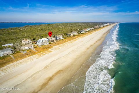 A home in Pine Knoll Shores