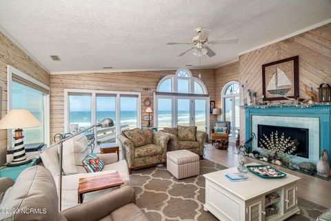 A home in Pine Knoll Shores