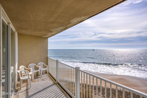 A home in North Topsail Beach