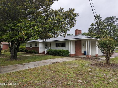 Single Family Residence in Wilmington NC 608 Larchmont Drive.jpg