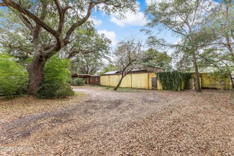 Single Family Residence in Southport NC 1308 Atlantic Avenue.jpg