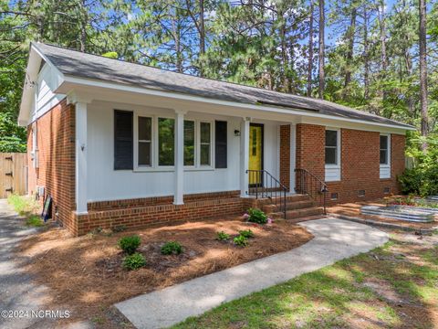 Single Family Residence in Southern Pines NC 530 Rhode Island Avenue.jpg