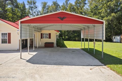 A home in Lake Waccamaw