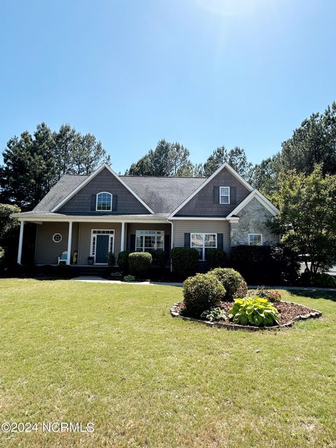 Single Family Residence in Aberdeen NC 103 Walkabout Drive.jpg