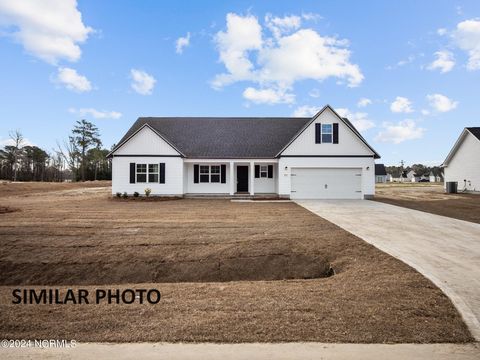 Single Family Residence in Hubert NC 133 Uzzell Road.jpg