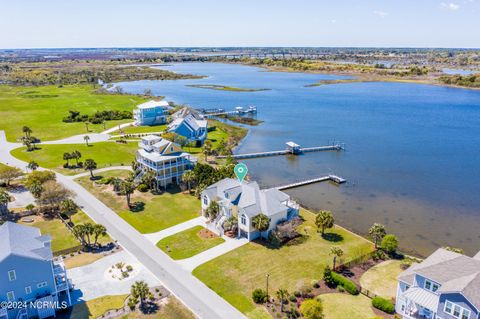 A home in North Topsail Beach