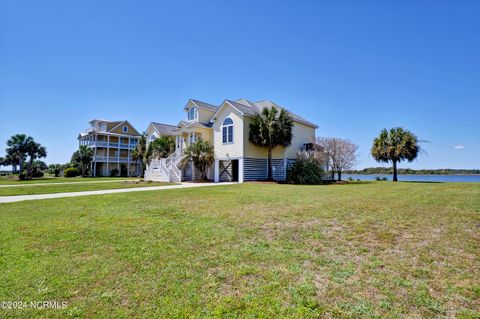 A home in North Topsail Beach