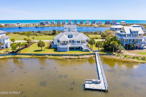 A home in North Topsail Beach