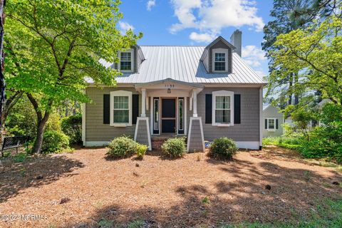 Single Family Residence in Southern Pines NC 1195 May Street.jpg