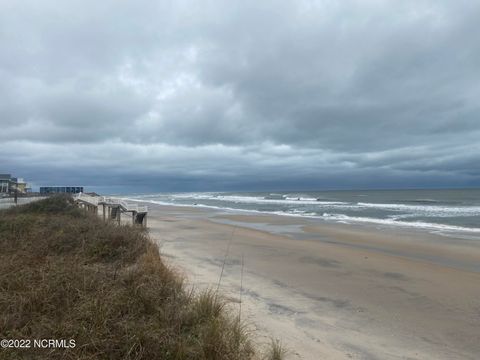 A home in North Topsail Beach