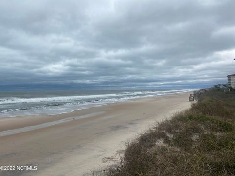 A home in North Topsail Beach