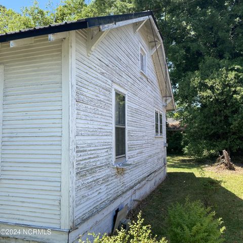 Single Family Residence in Kinston NC 704 Perry Street 4.jpg