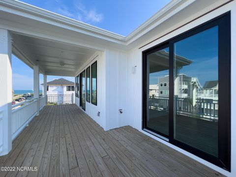 A home in Topsail Beach