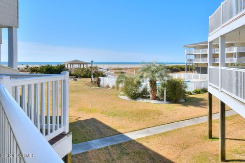 A home in Oak Island