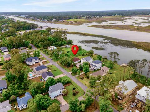 A home in Oak Island